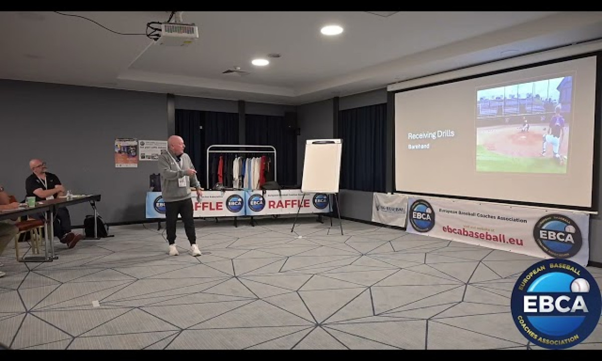 Jim Cahill - One knee down vs traditional catching